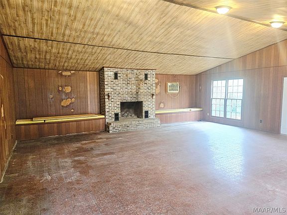 3rd image of 3839 Rifle Range Rd