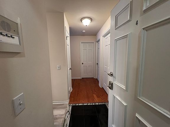 4th image of 2142 Allen Blvd APT 4