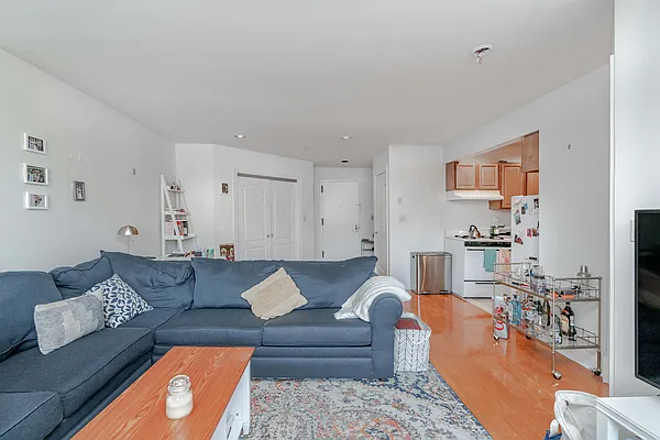 Rented by Keller Williams NYC | media 8