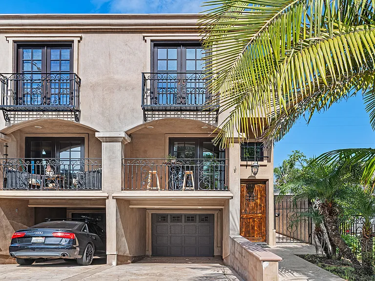 148 W Marquita #B — Photo 3