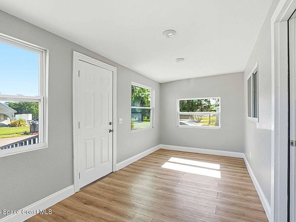2nd image of 1610 Craig Ave #1610