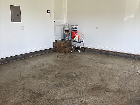 Attached Garage