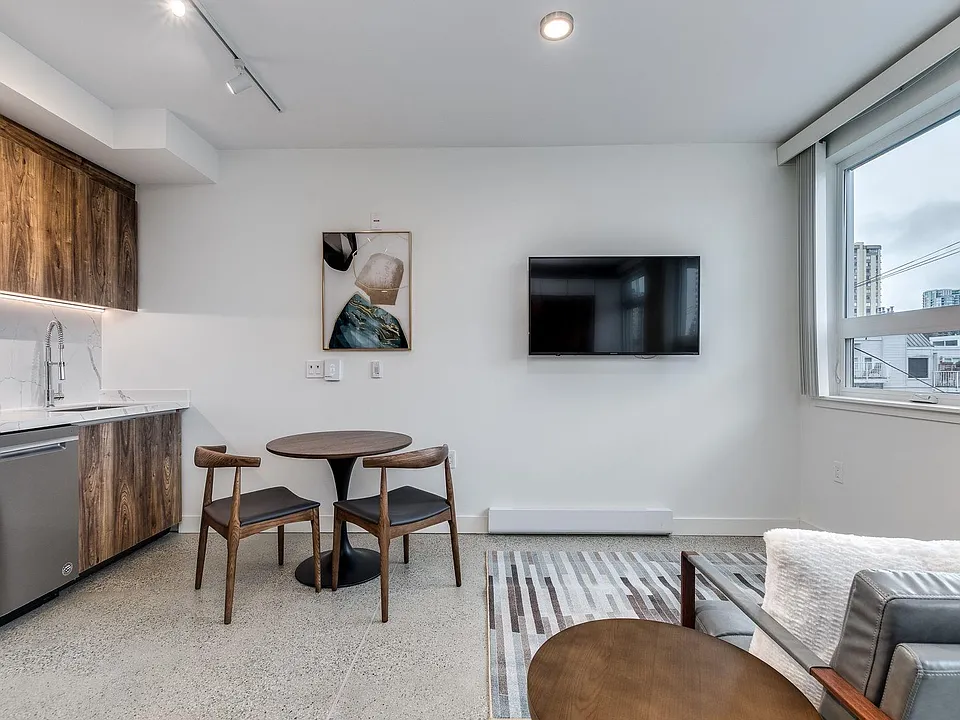 1170 Barclay St #104