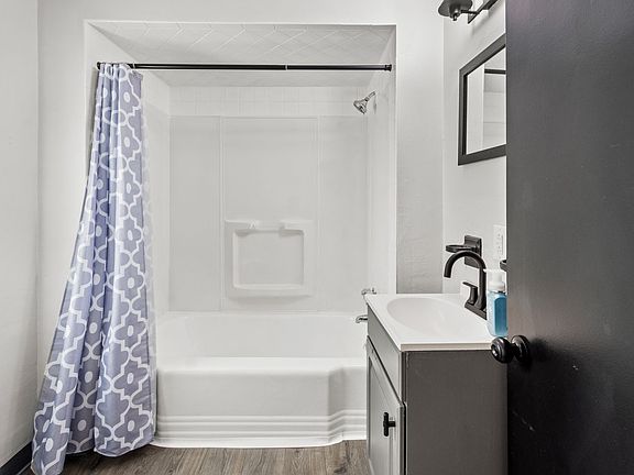 2nd image of 2249 McMonagle Ave #5FA704868