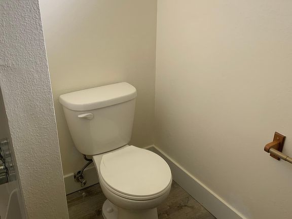 4th image of 13203 10th Ave S
