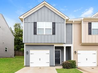 402 Highwood Ln, East Pt, GA 30344