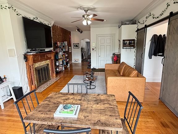 2nd image of 918 Beacon St APT 2
