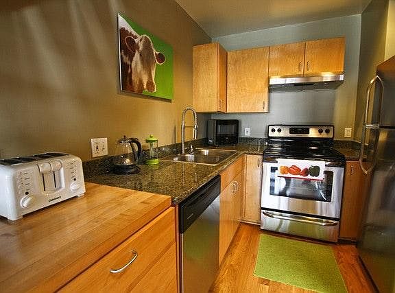 2nd image of 720 York St Unit 206