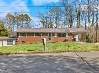 717 James St, Athens, TN 37303