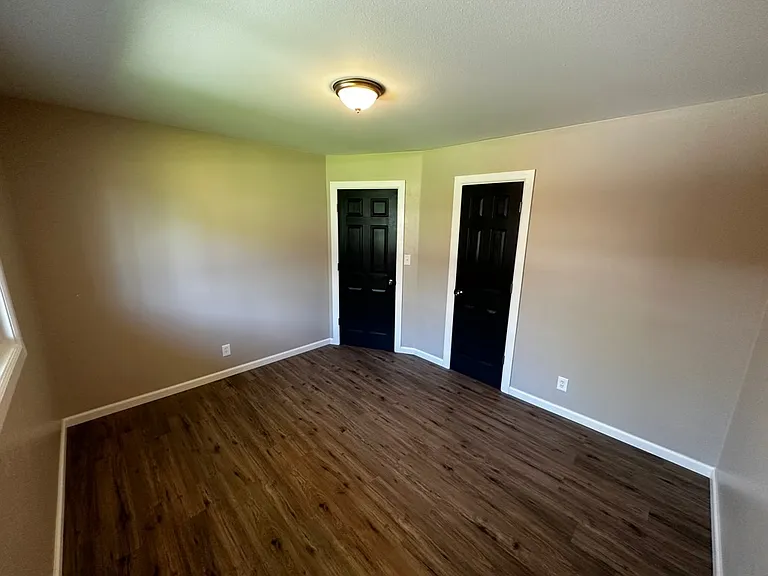 175 Custer St — Photo 5