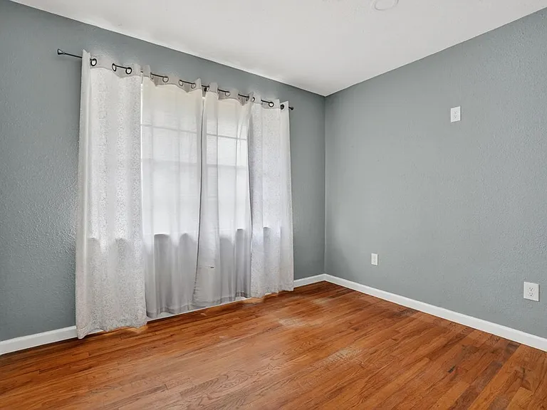 4427 Leddy Dr — Photo 28