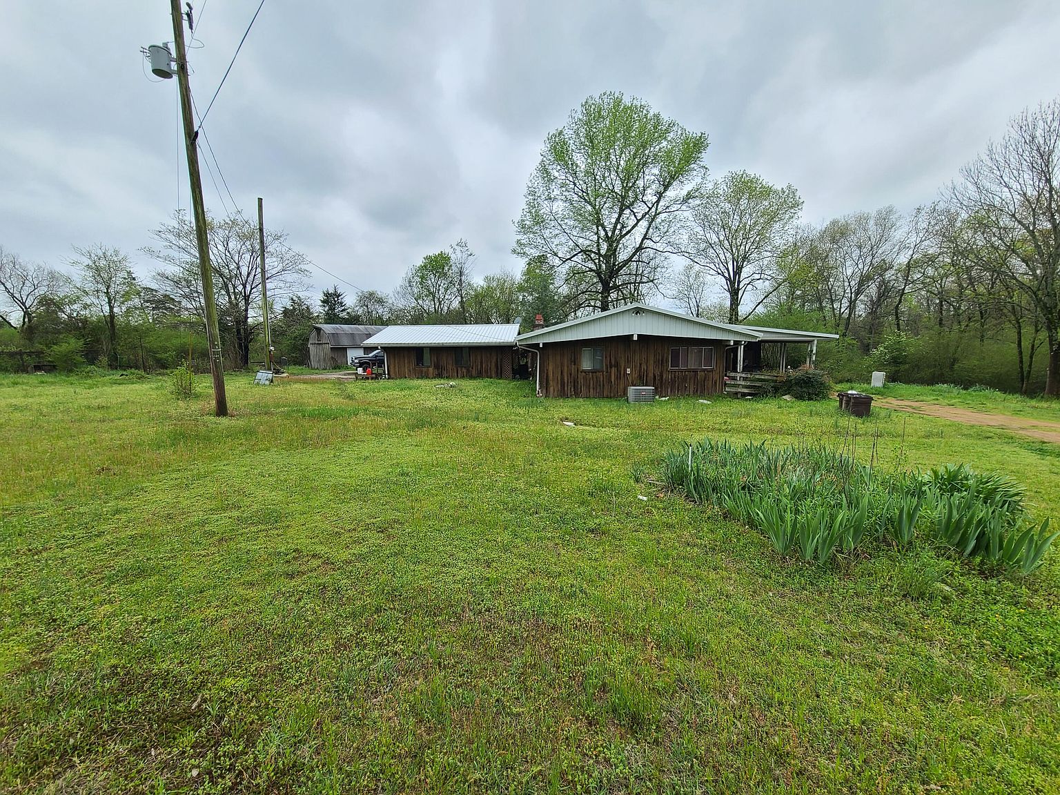 3861 Highway 124, Russellville, AR 72802 | Zillow