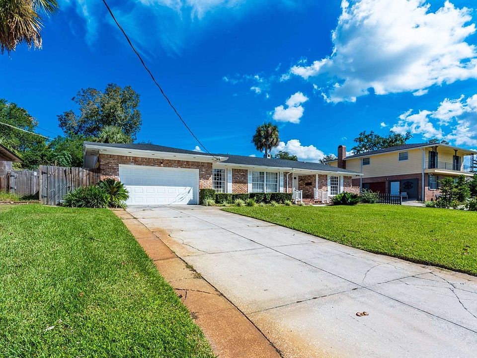 1st image of 1895 Woodleigh Dr W