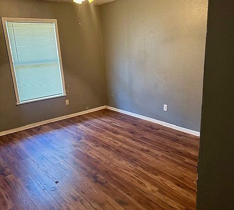 2nd image of 3625 Crestbrook Ct #3