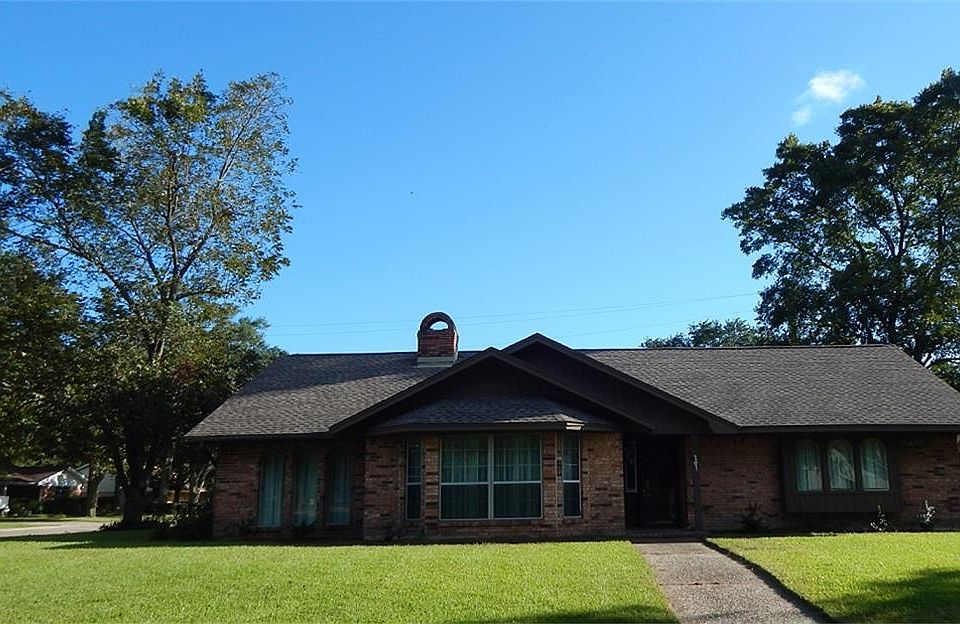 1st image of 701 Brentwood Dr