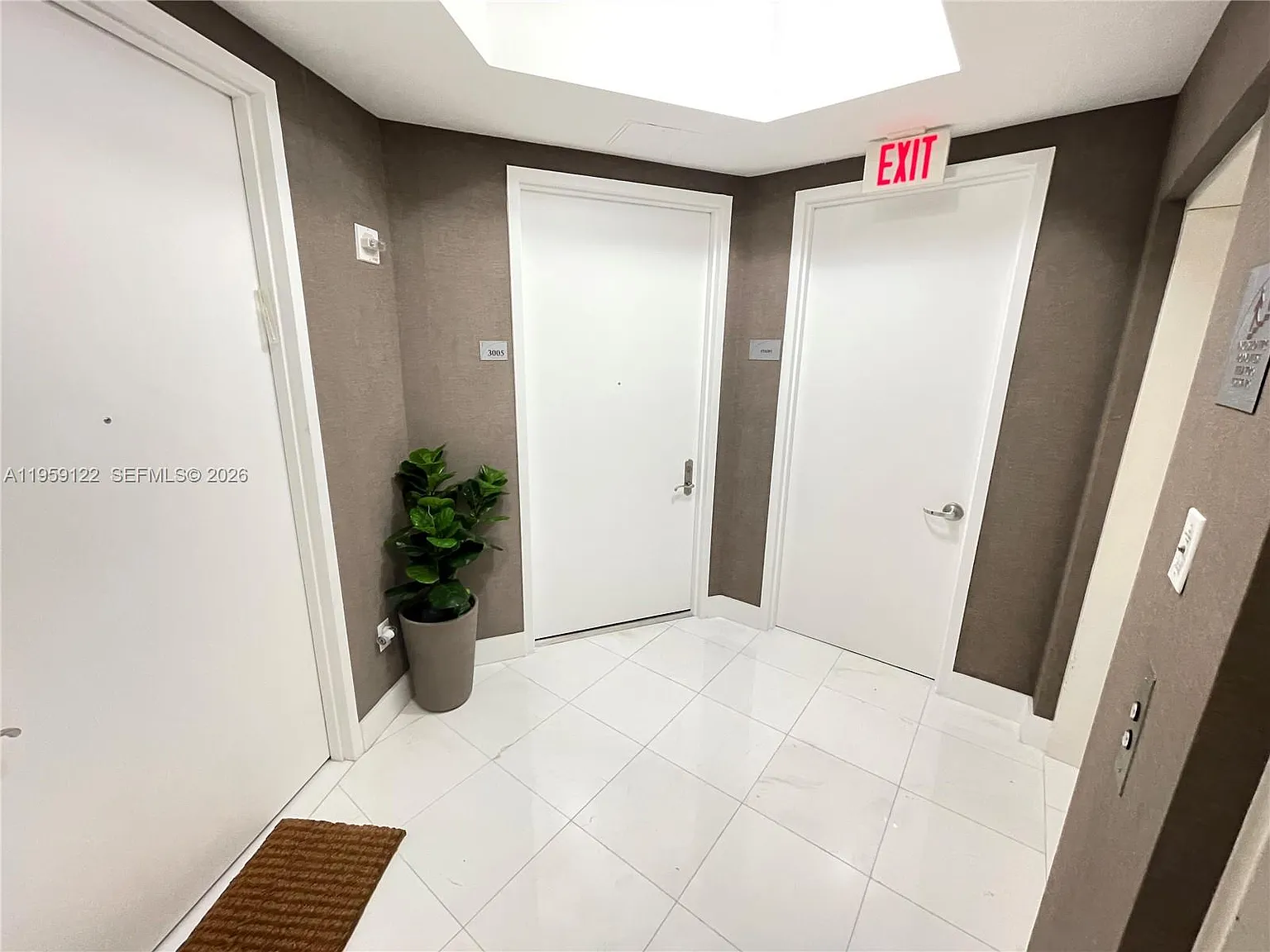 Tdr Tower Ii Condo — Photo 2