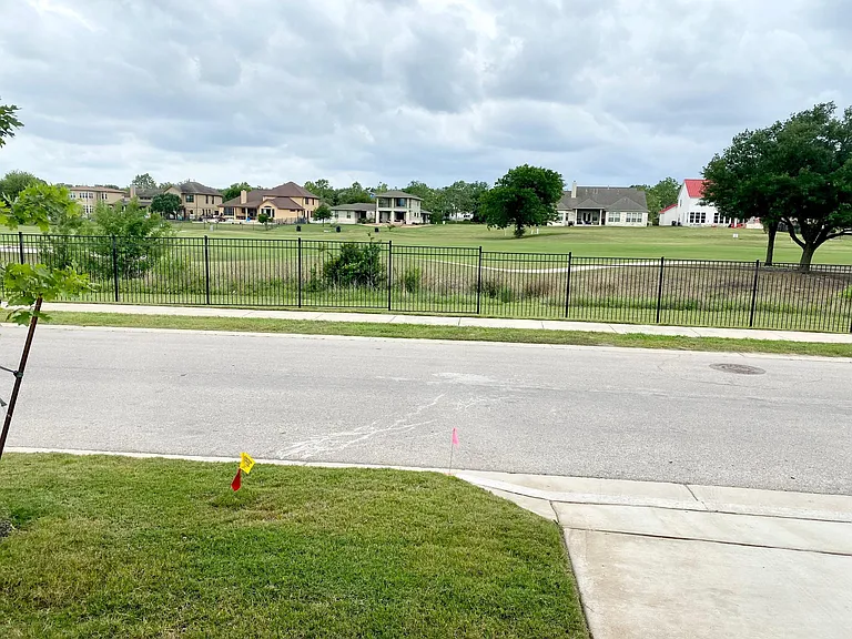 1550 Harwell Loop — Photo 4