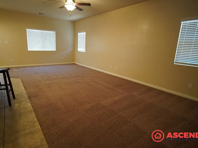 7918 Rhine Dr — Photo 4