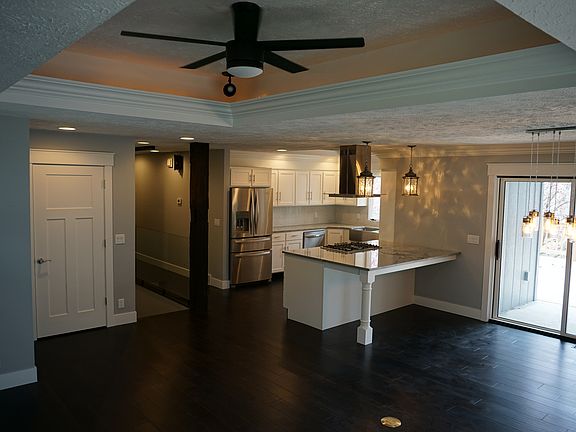 2nd image of 15239 Shirley St