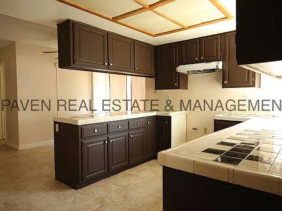 2nd image of 16451 Kensington Pl