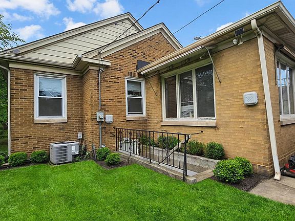 3rd image of 715 Garfield St