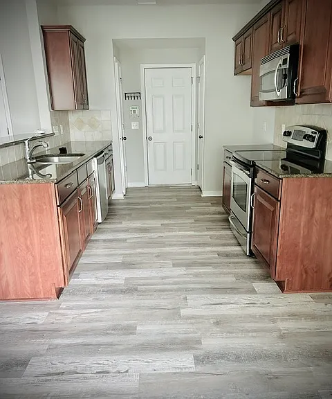 9813 Carson Whitley Ave — Photo 8