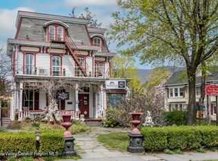 12 Tinker St, Woodstock, NY 12498