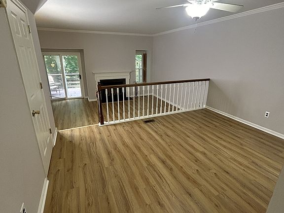 5th image of 864 Stockbridge Dr