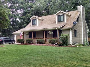931 Cedar Oaks Trl, White Lake, MI 48386