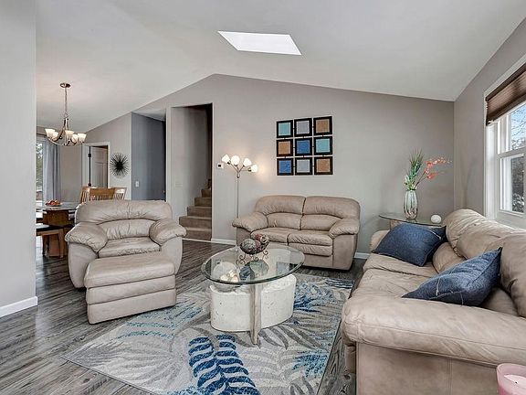 Vaulted Ceilings!!