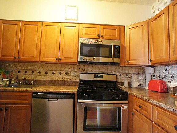 2nd image of 43 W 118th St