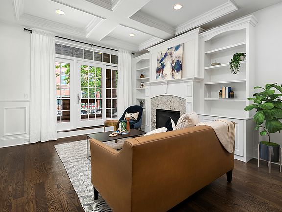 2nd image of 1870 N Sheffield Ave #1
