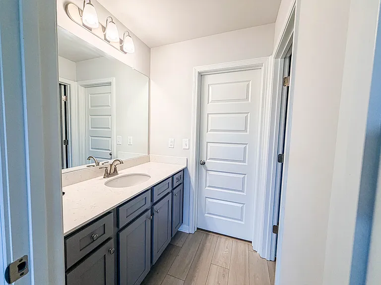 628 Sidney Ct — Photo 21