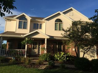 1001 Hickory Creek Ct, Metamora, IL 61548