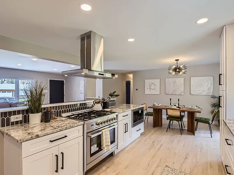 3576 S Holly St — Photo 12