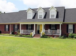 303 Steeplechase Ln, Raeford, NC 28376