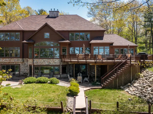 4235 N Ridge Rd, Mears, MI 49436