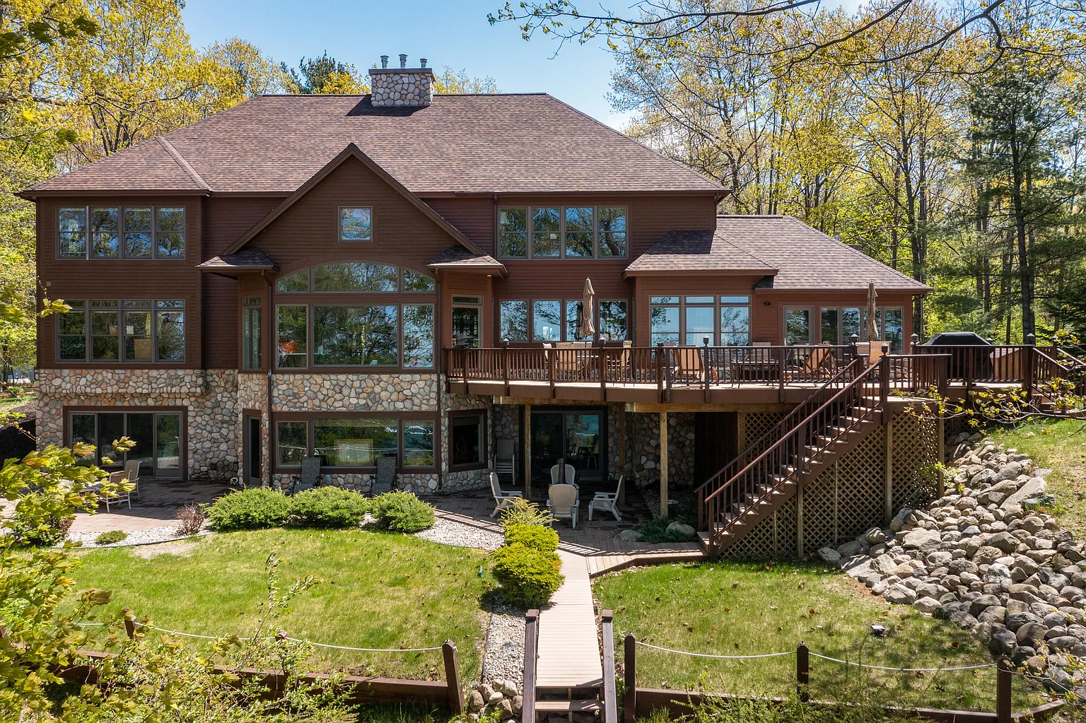 4235 N Ridge Rd photo 1