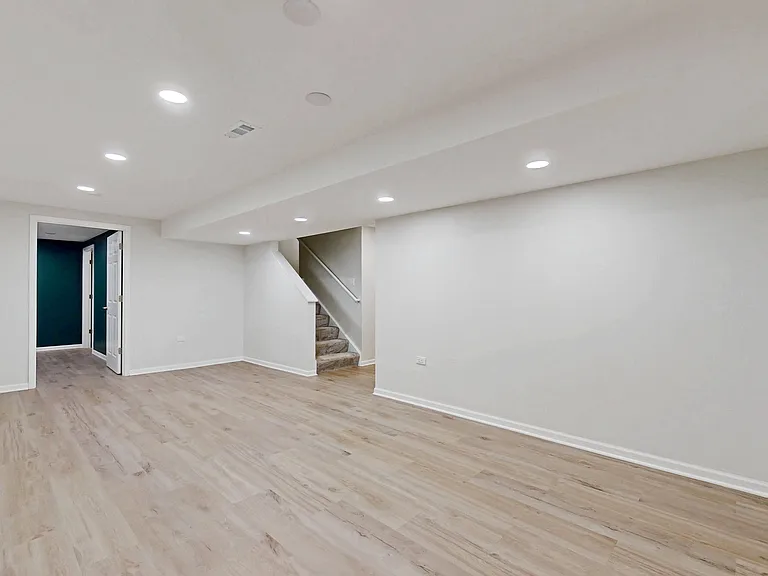 2437 Sir Barton Ln — Photo 30