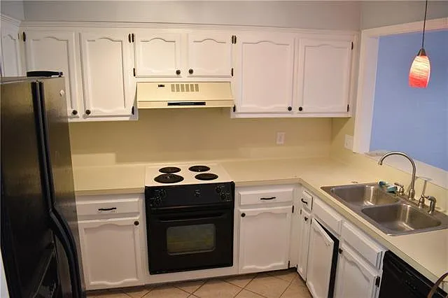 14556 Honeysuckle St #171 — Photo 6