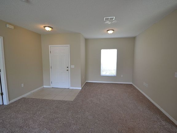 2nd image of 305 Azincourt Ln