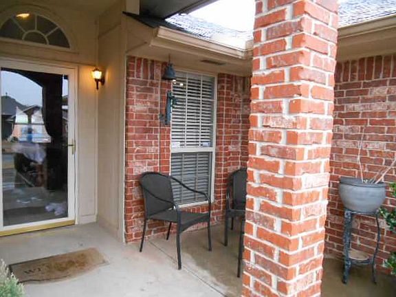 2nd image of 536 SW 155th Ct