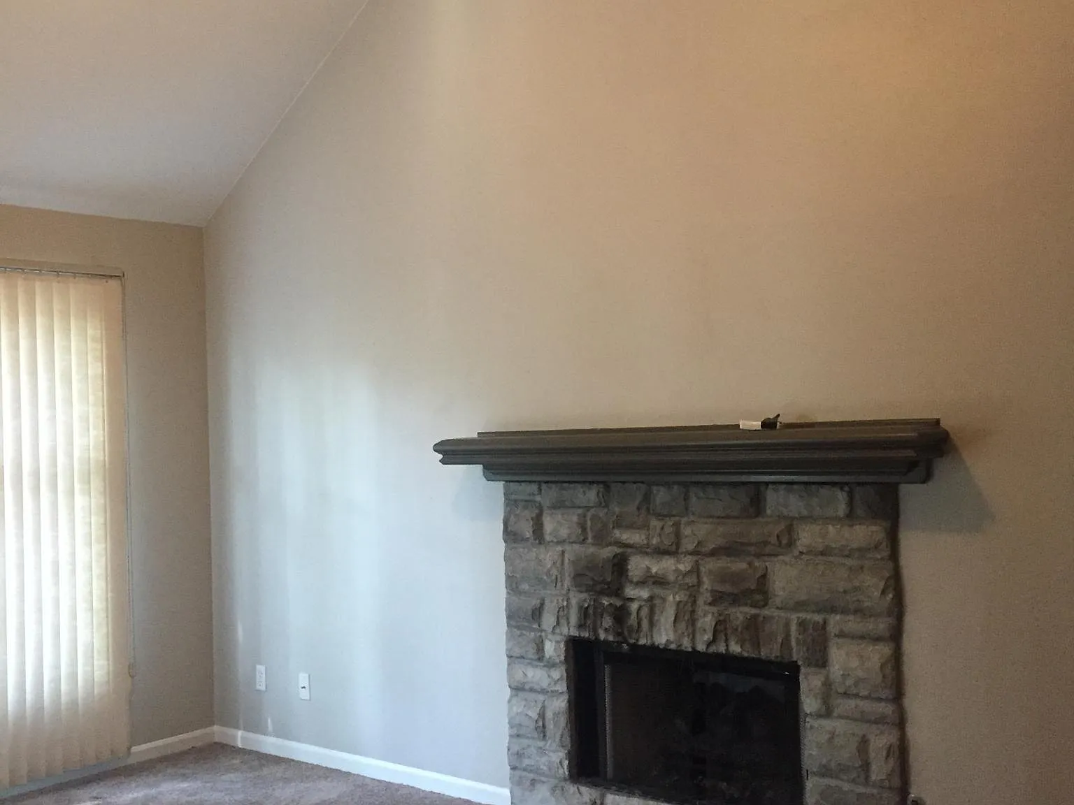 3 bed, 2.5 bath, 1384 sqft, $1,625 — Photo 2