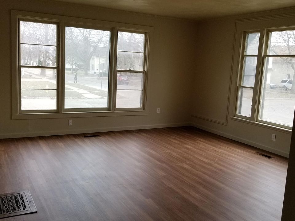 1st image of 401 N Saginaw St