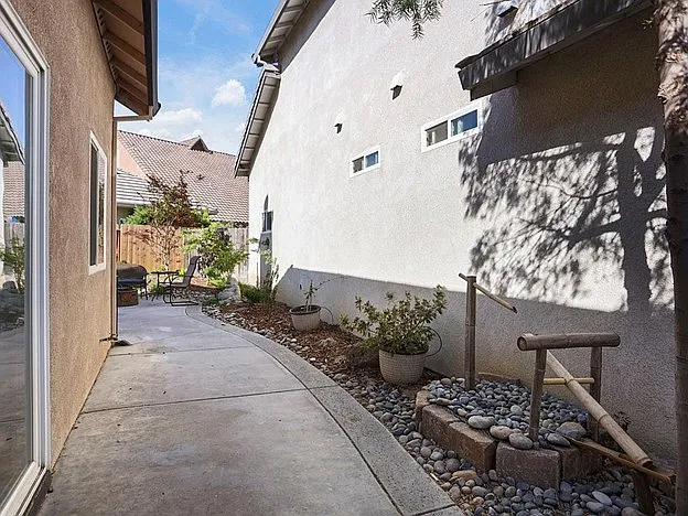 1601 Barkley Ln — Photo 34