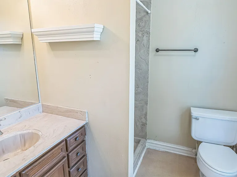1105 S Chilton Ave — Photo 9