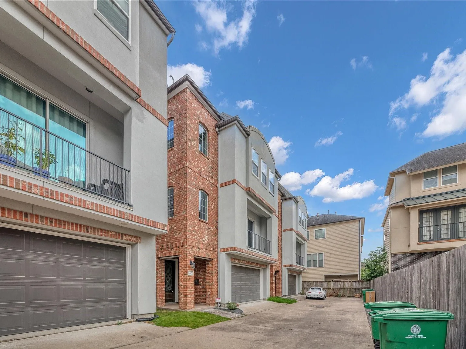 3 bed, 3.5 bath, 2288 sqft, $3,500 — Photo 4