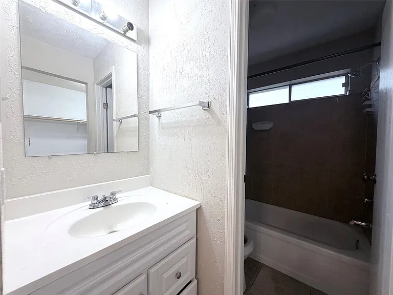 1318 Sand Stone Dr — Photo 11