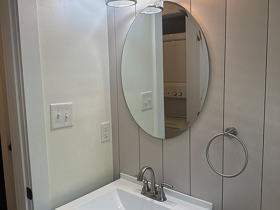 3rd image of 2522 Greenfield Ln