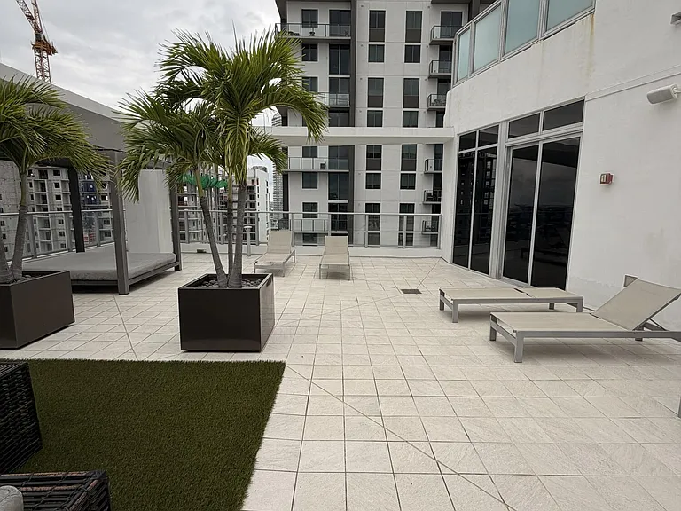 1010 SW 2nd Ave #1107 — Photo 30